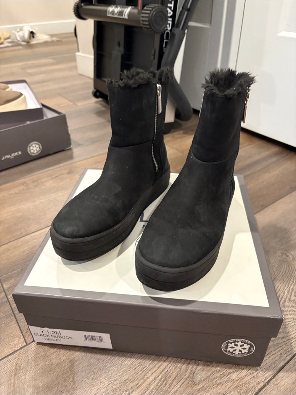 J Slides Black Suede Platform Fur-Trim winter Boots